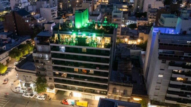 Un edificio con 6.600 m² de superficie construida y un total de 77 unidades